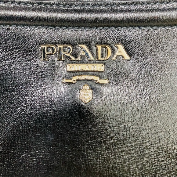 Prada Leather Large Tote. Black Leather inside zip pocket. Like new. - Picture 7 of 12
